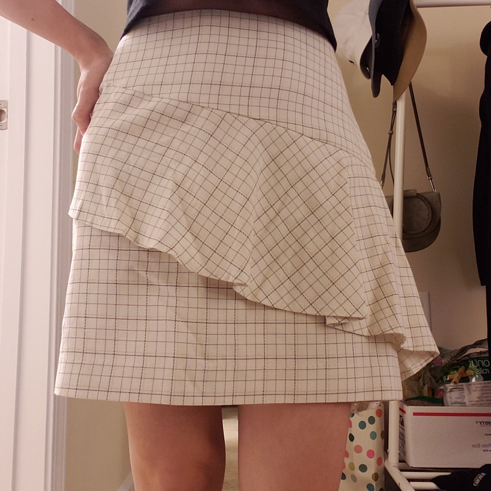 Brand new with tag Joie short skirt